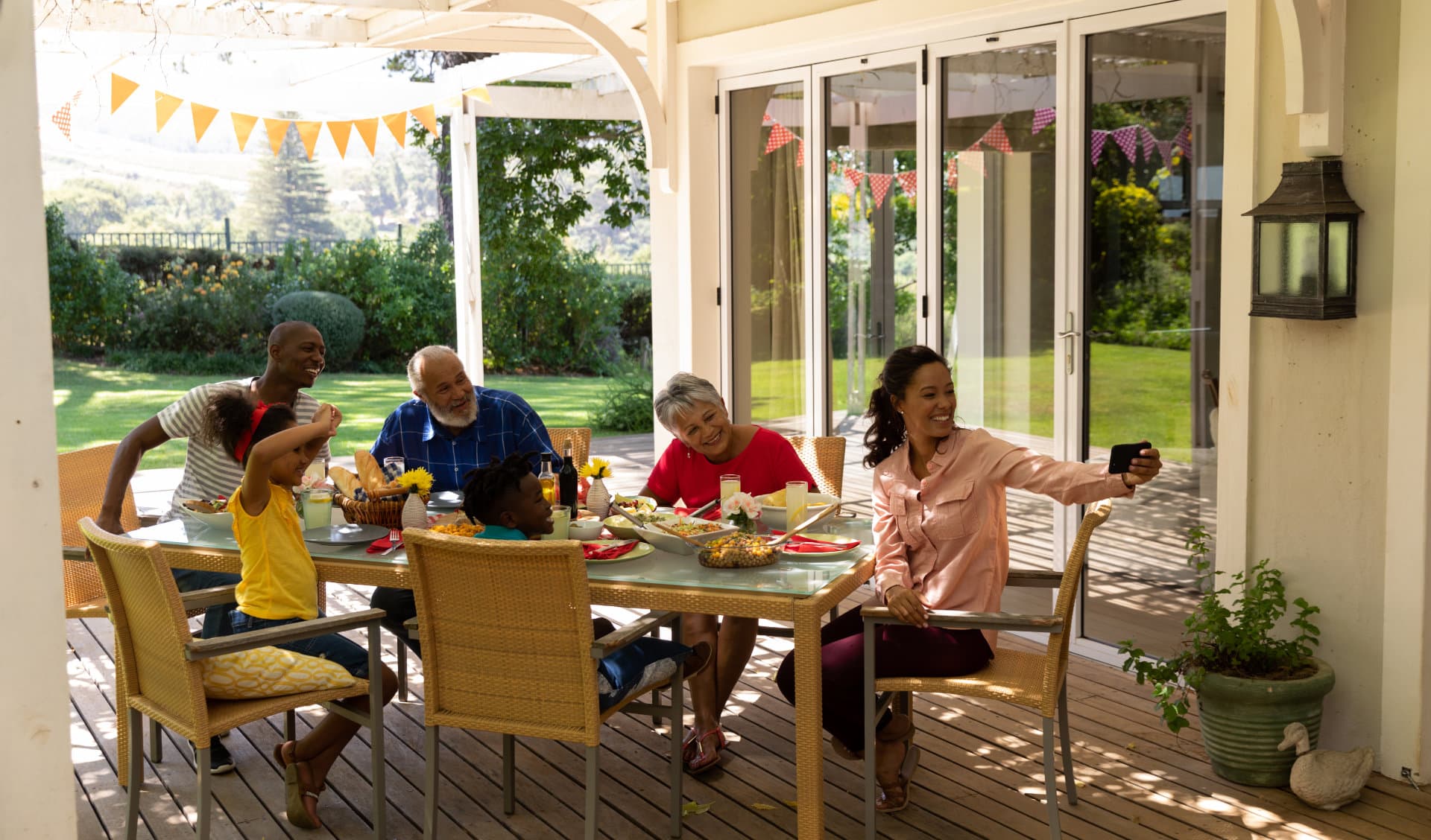 family eating together at table 2023 11 27 05 05 19 utc